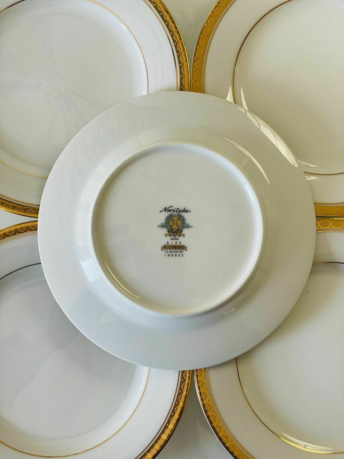 photo vinterior Noritake Richmond Pattern Porcelain, 5 Side Plates, 1 Dinner Plate, 1 Saucer 60s