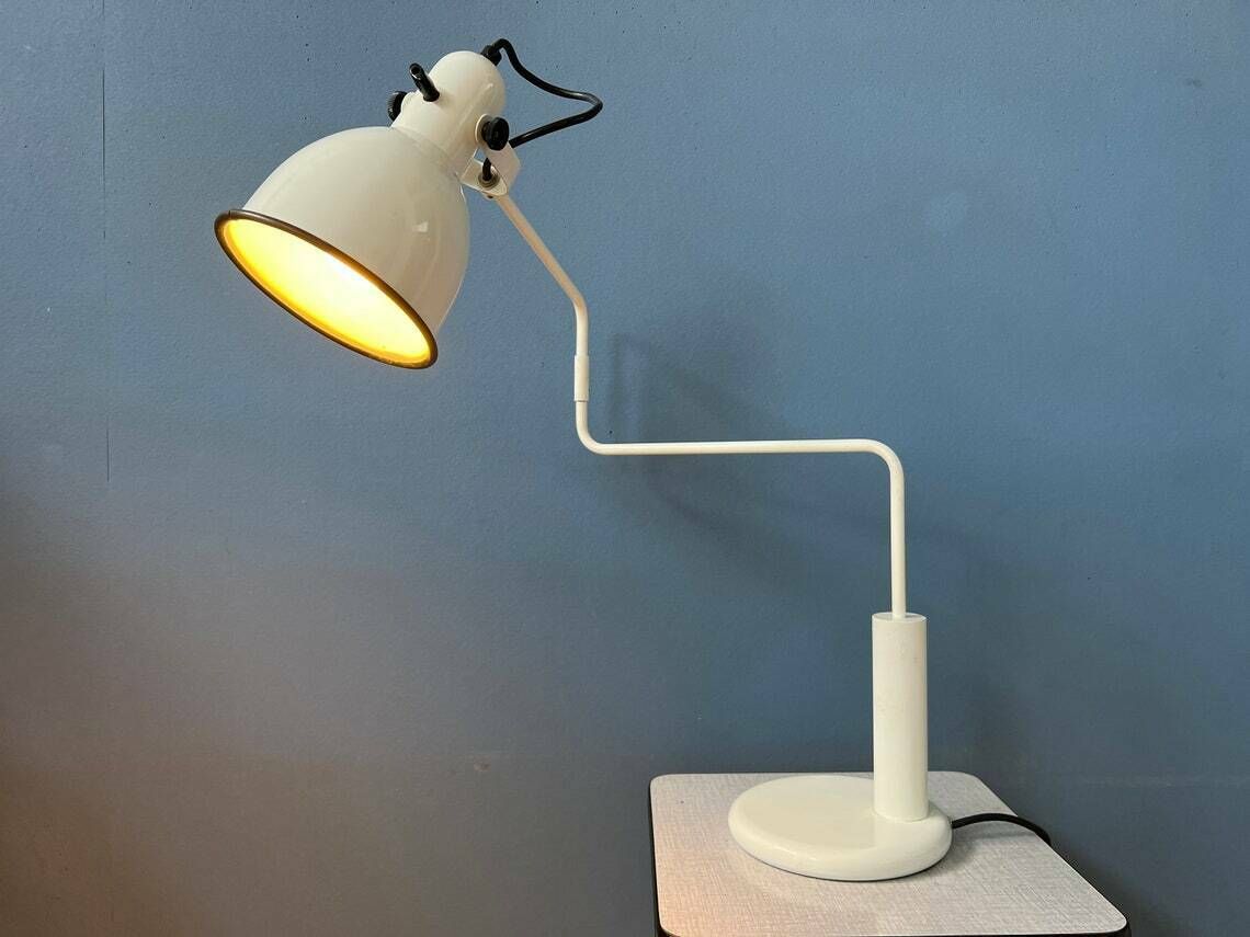 Anvia Elbow Tafellamp Van Hoogervorst | Witte Swing Arm Bureaulamp | Mid Century Bureaulamp