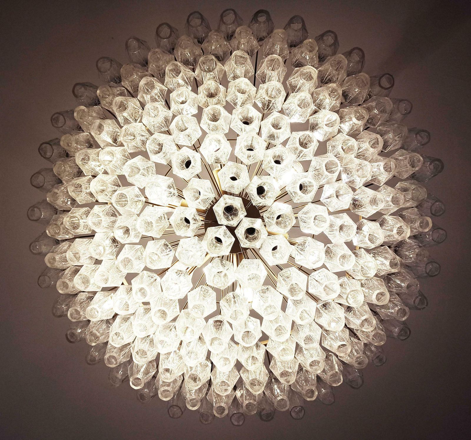 photo furniture Beautiful Murano Glass Chandelier  185 Iridescent Glasses