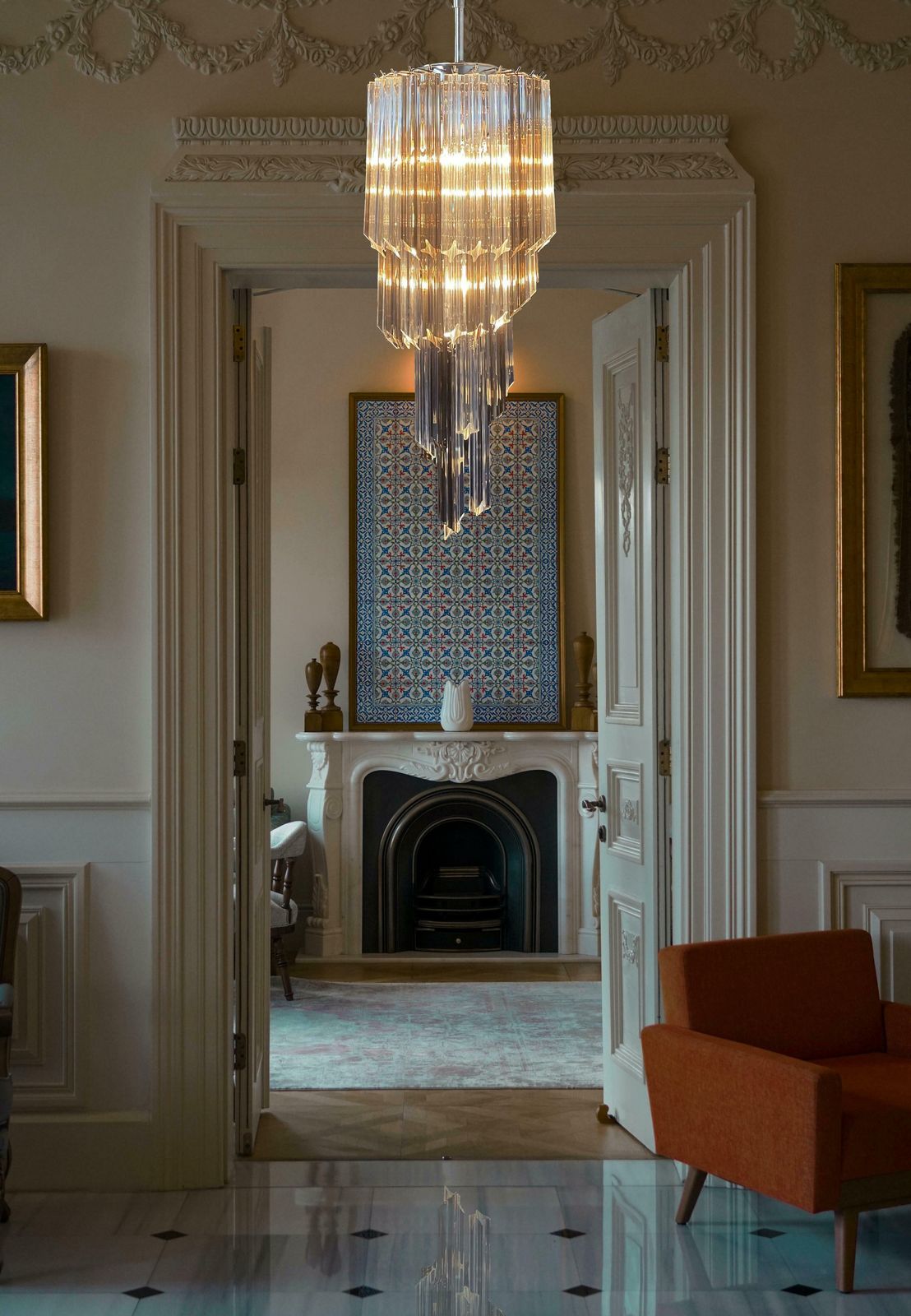 Sophisticated Murano Chandelier – 54 Quadriedri Prisms Transparent And Smoked photo furniture