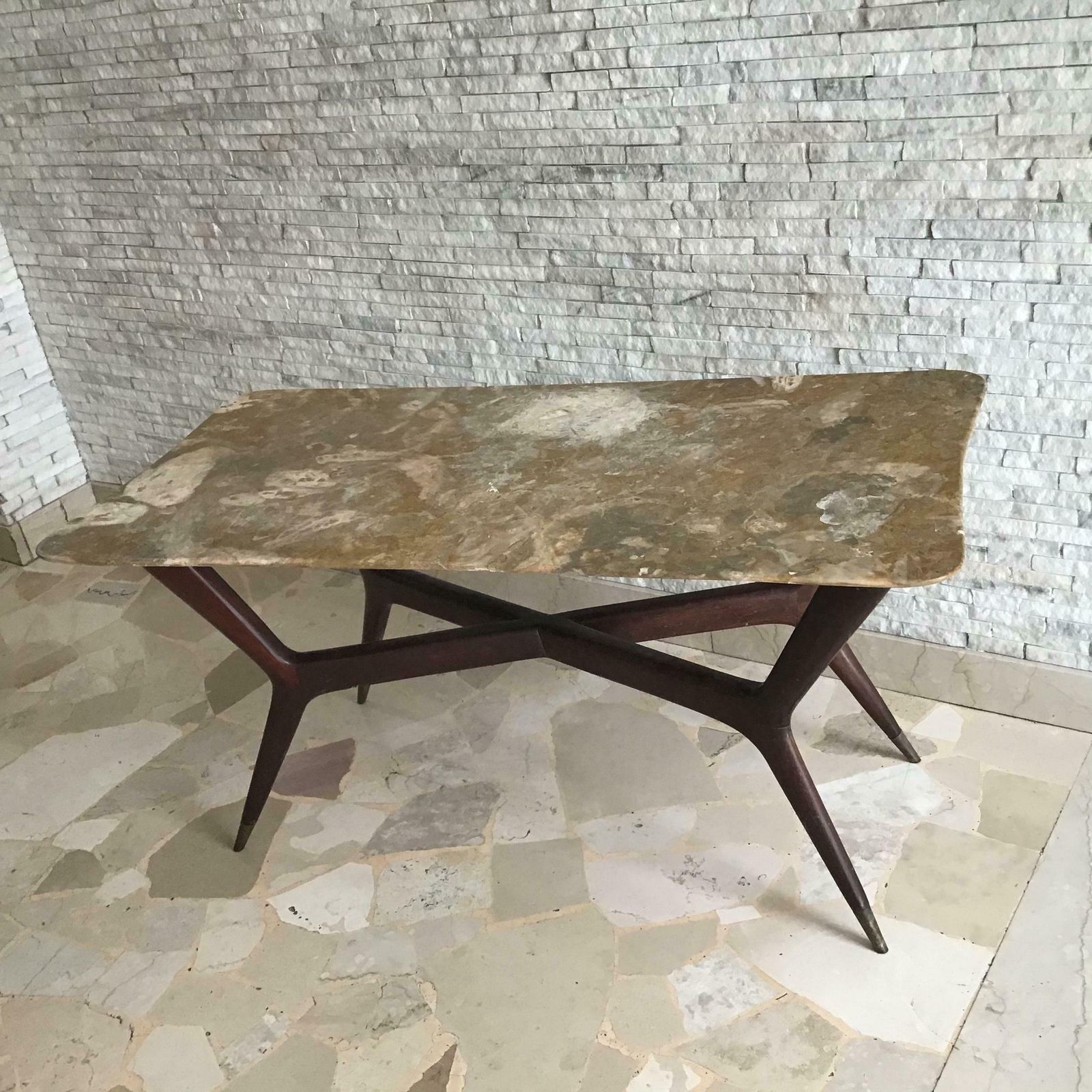 photo vintage Gio’ Ponti Coffee Table Brass Wood Marbre, 1950, Italy