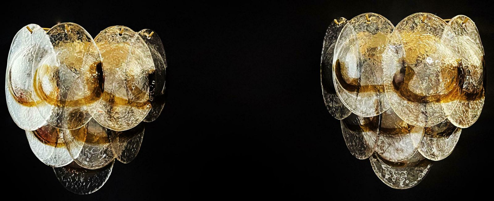 photo vinterior Amazing Pair Of Vintage Italian Murano Wall Lights  Trasparent And Amber Glass