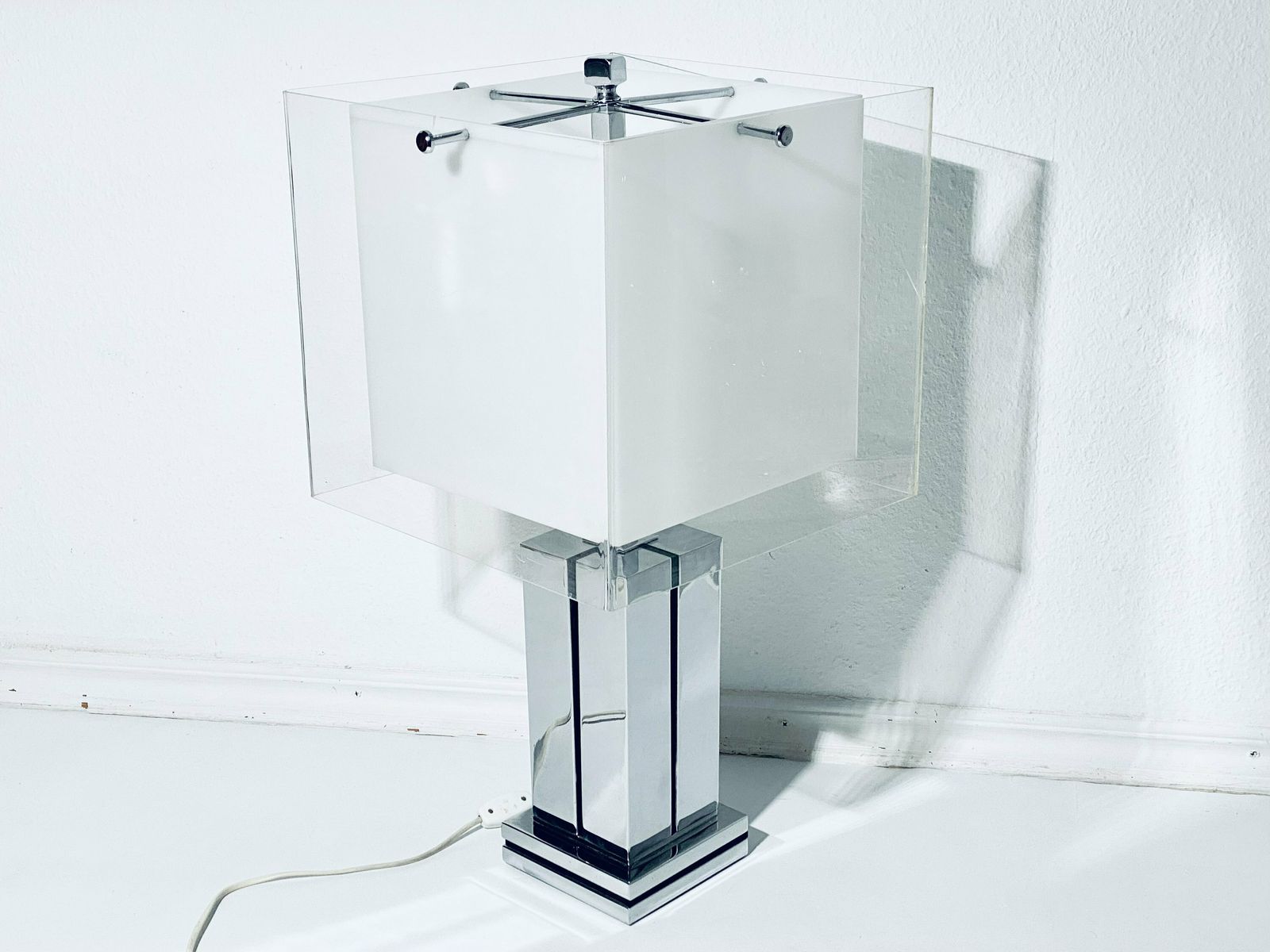 Romeo Rega Large Centrepiece Table Lamp Italy / Chrome Plexiglass Mid Century Vintage Lamp