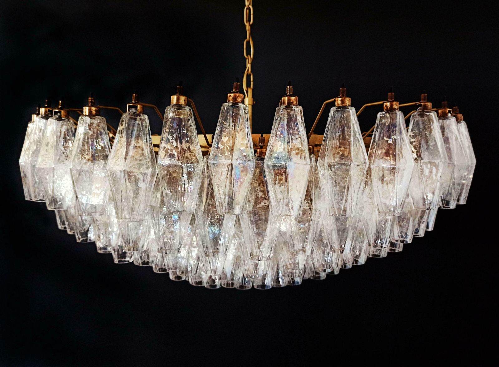 photo vinterior Beautiful Murano Glass Chandeliers   185 Iridescent Glasses