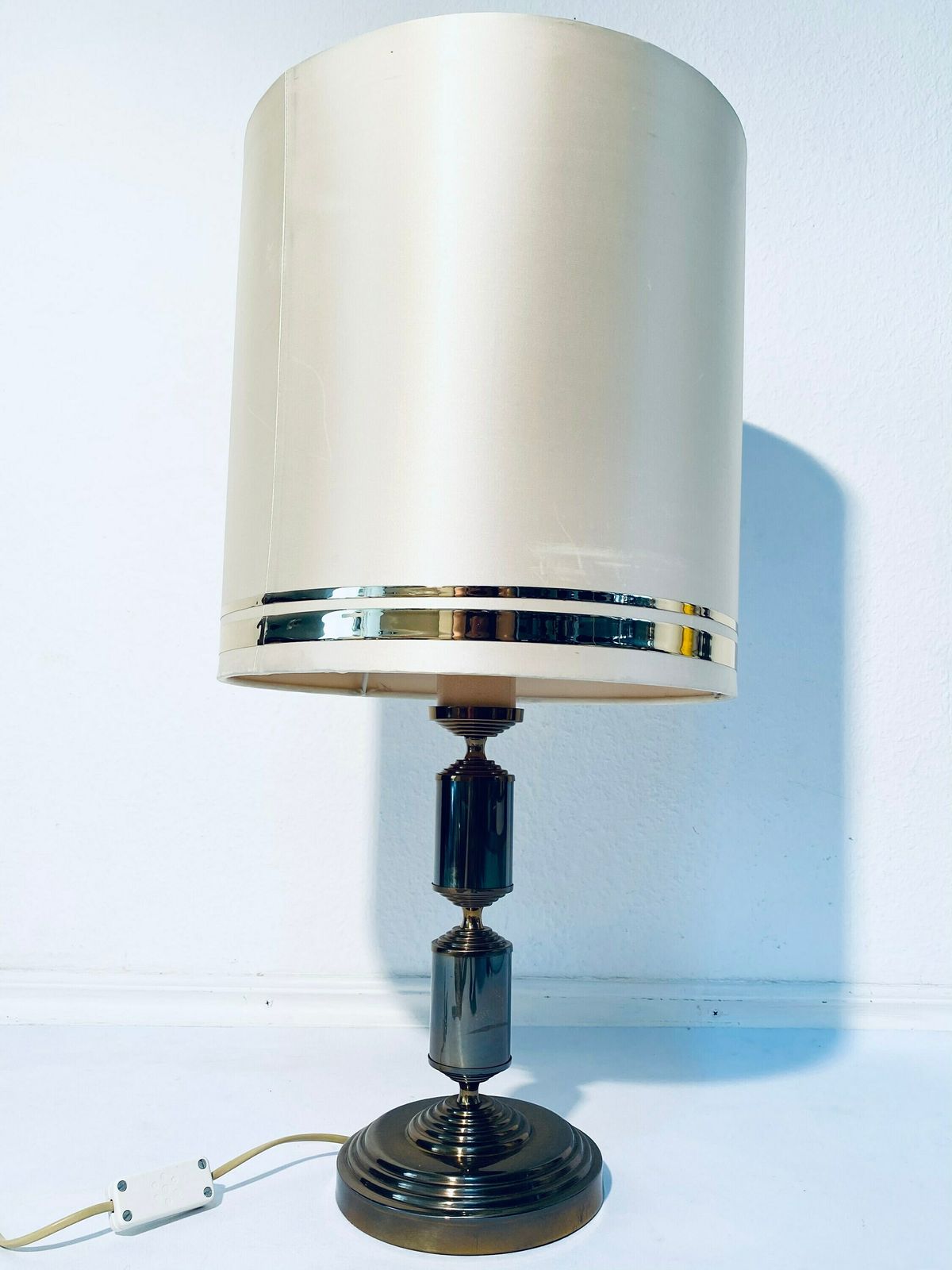 Classic Table Lamp Silk Creme & White Luxury / Italian Vintage Mid Century photo furniture