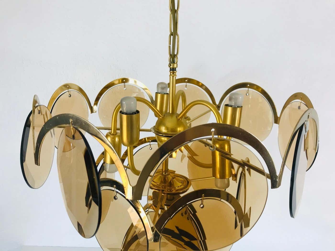 photo vintage Midcentury Three Tier Brass And Glass Chandelier By Vistosi, 1960s