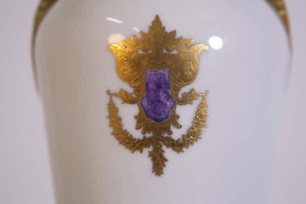 Arrigo Finzi Vase In Porcelain  Gold Painted Original Label photo for sale