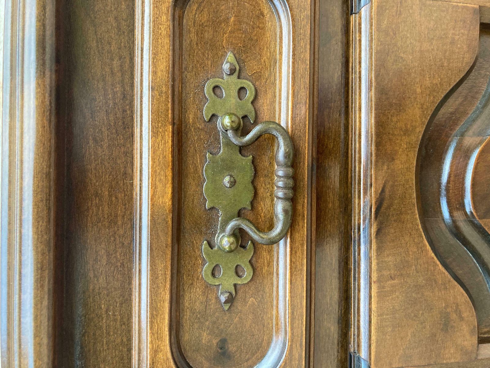 Tables de chevet espagnoles du XXe siècle avec tiroir et détails en bronze, 1920, lot de 2 photo buy