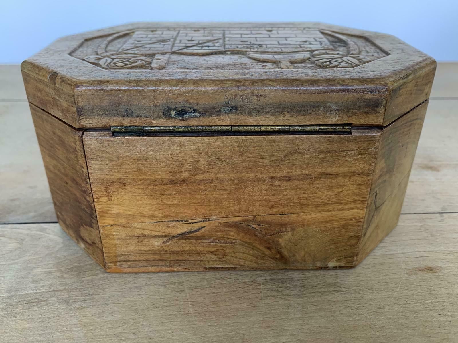 Jerusalem Palestine Judaica Olivewood Carved Etrog Box   Bezalel photo buy