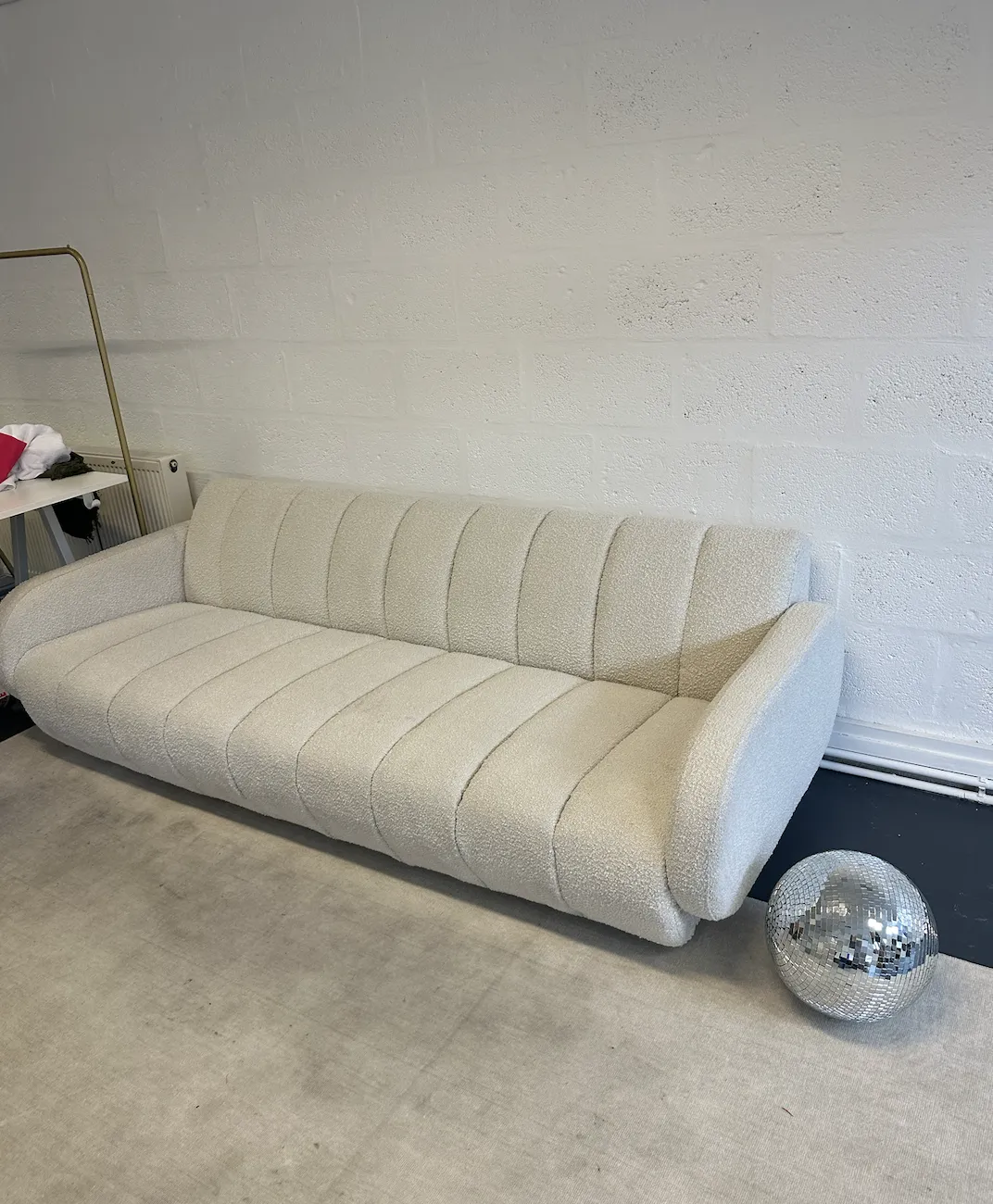 Jonathan Adler Brigitte Sofa Cream Boucle photo Furniture