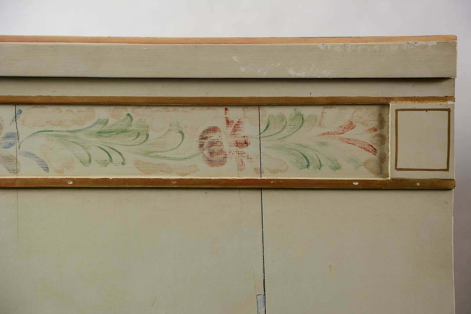 Swedish Gustavian Painted Chest Of Drawers Commode Tallboy 19th Century photo vinterior