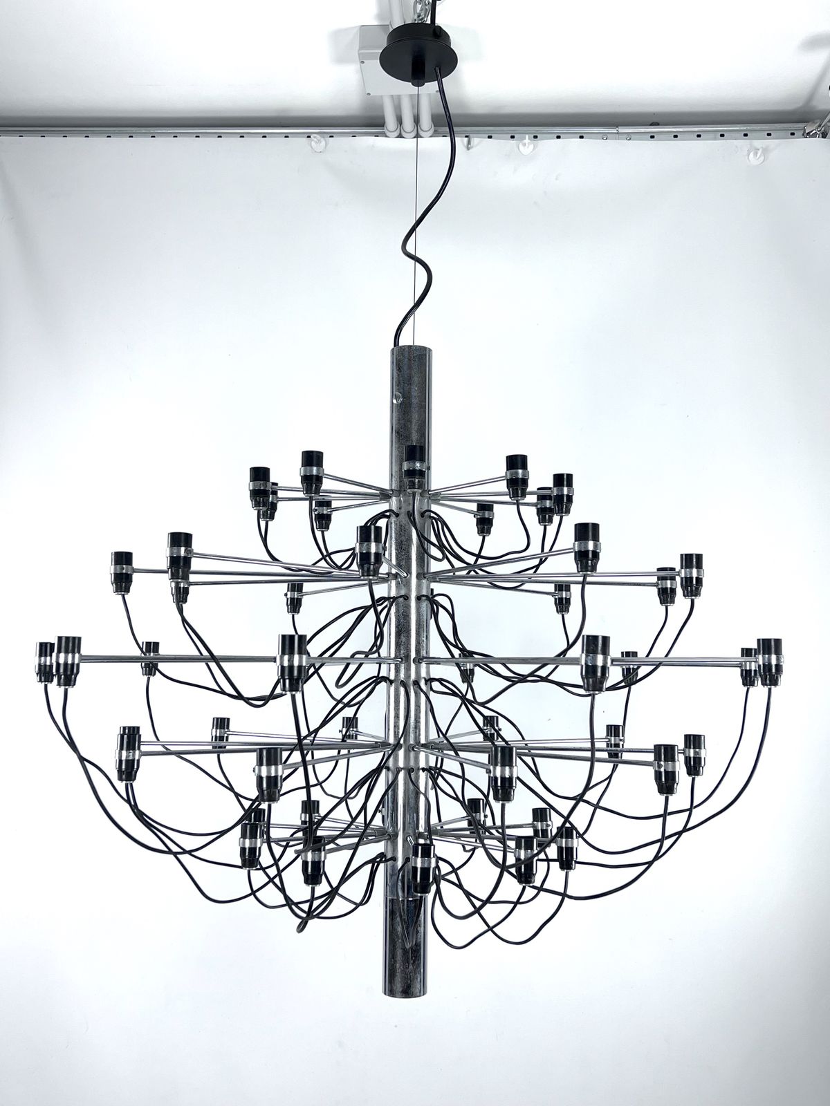 Rare Early Serie Of Midcentury Arteluce Chandelier, Model 2097/50. Italy 1958.
