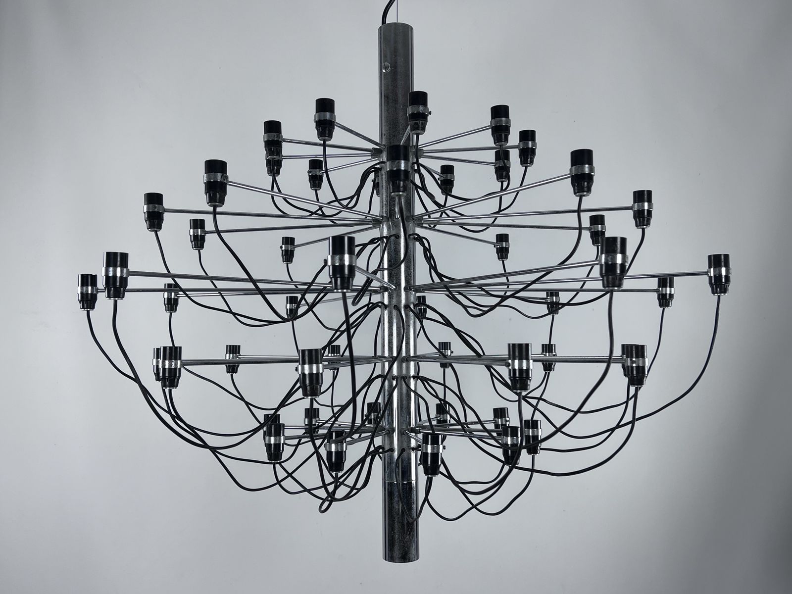 photo vintage Rare Early Serie Of Midcentury Arteluce Chandelier, Model 2097/50. Italy 1958.