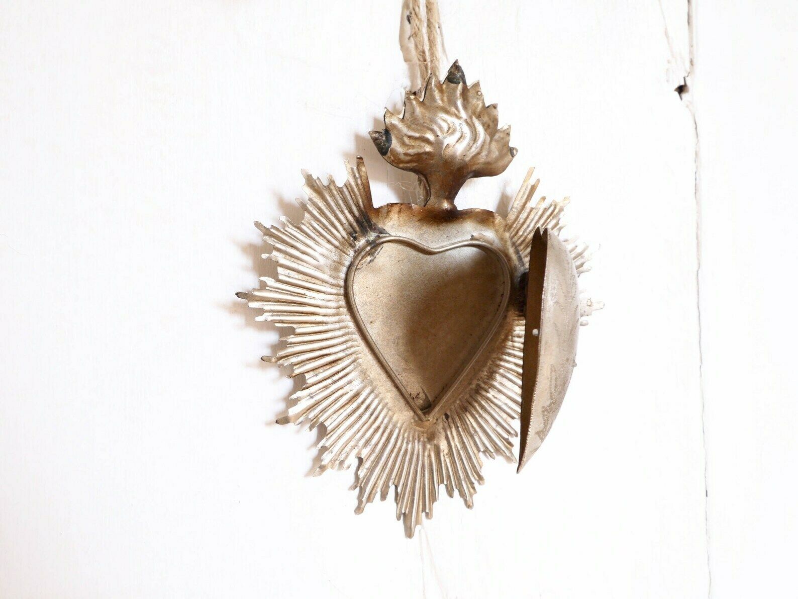 Sacred Heart Milagro Ex Voto Reliquary Relic Religious Art photo vinterior