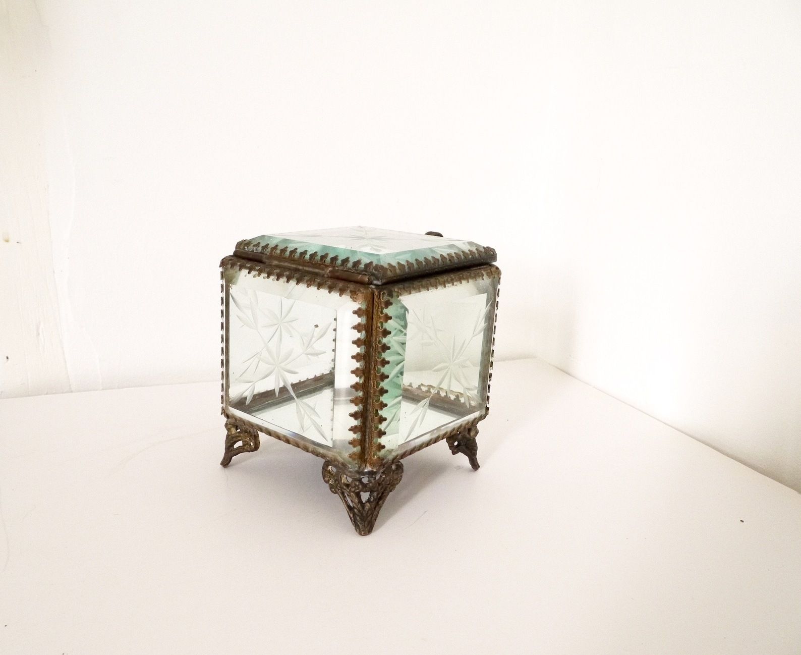 Jewellery Box Antique Ring Box Jewellery Beveled Glass With Etchted Star photo furniture