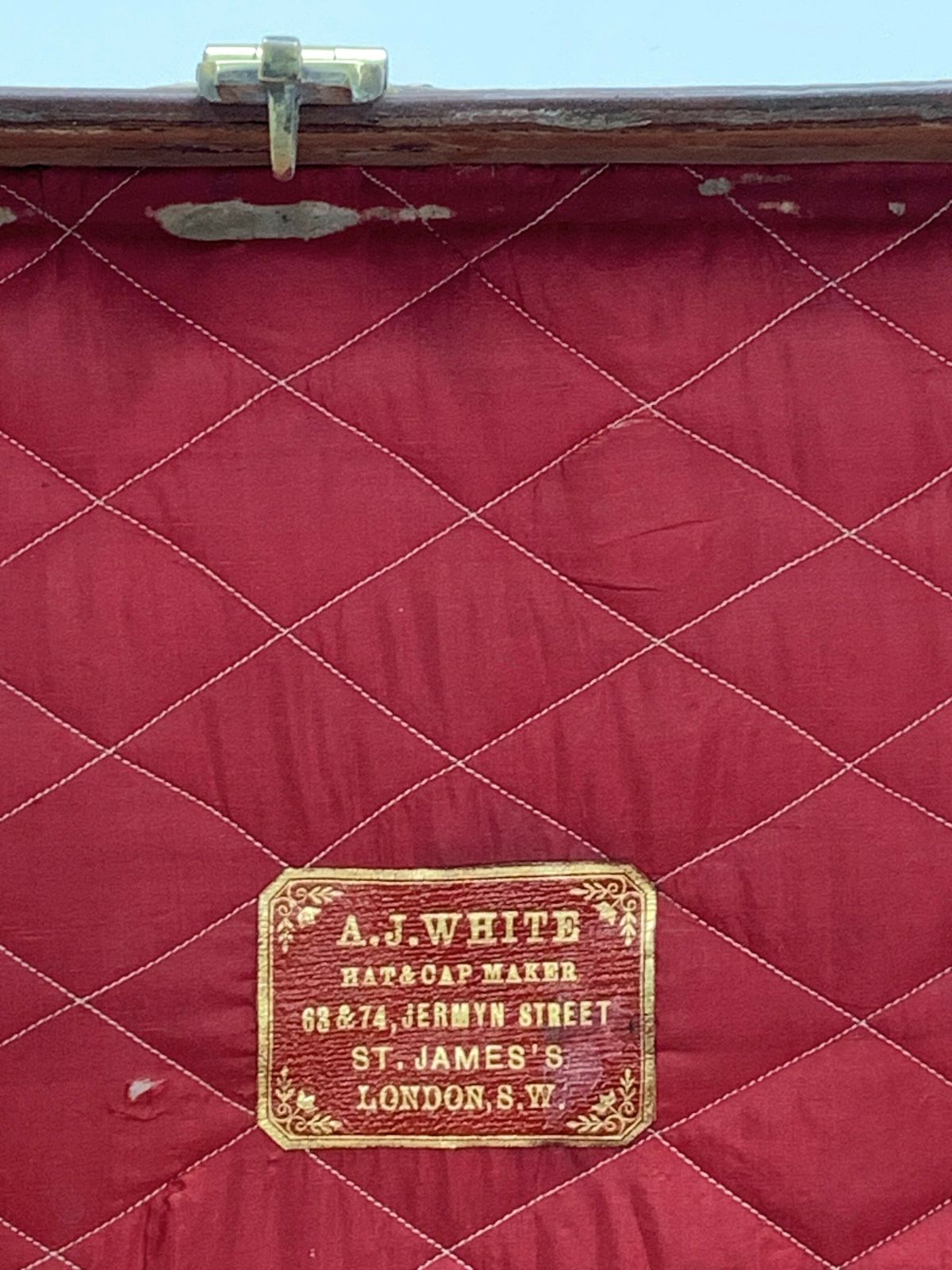 449.0 Square Case Or Hat Box Of Very High Quality ,  St James, London photo