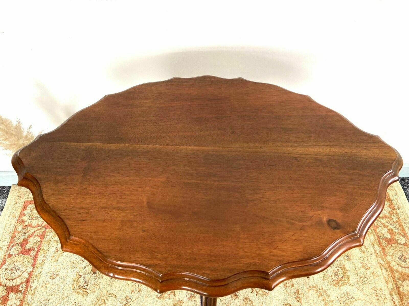 photo furniture Vintage Decorative Satinwood Occasional Centre Table Scalloped Edge 1930s