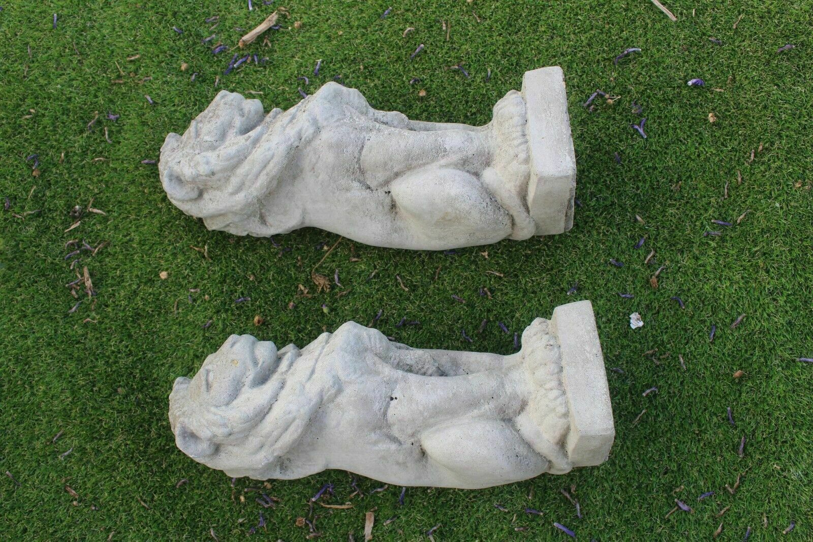 Pair Of Stone Lions Ornaments   Gardens Interio photo furniture