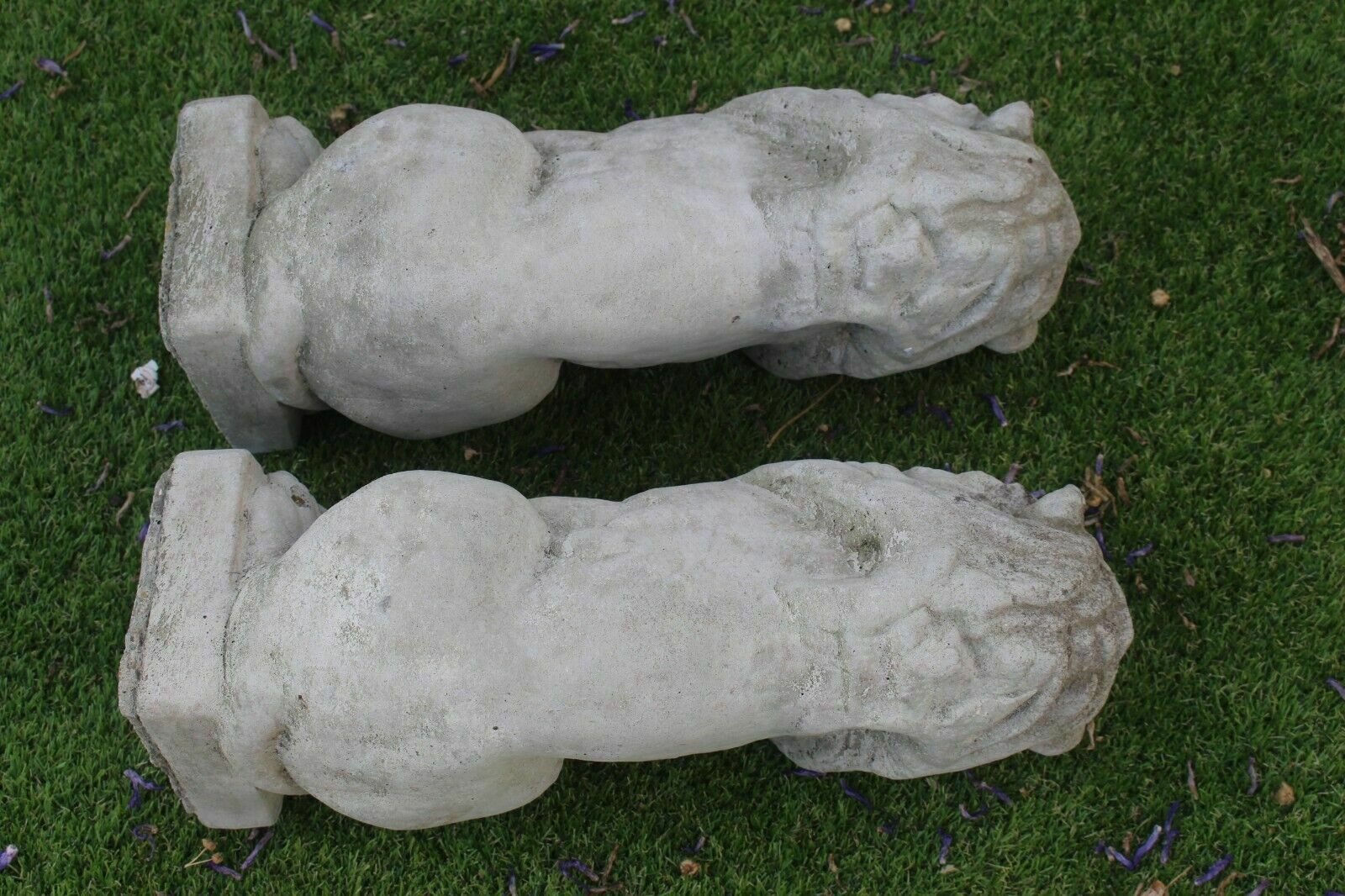 Pair Of Stone Lions Ornaments   Gardens Interio photo 113.0