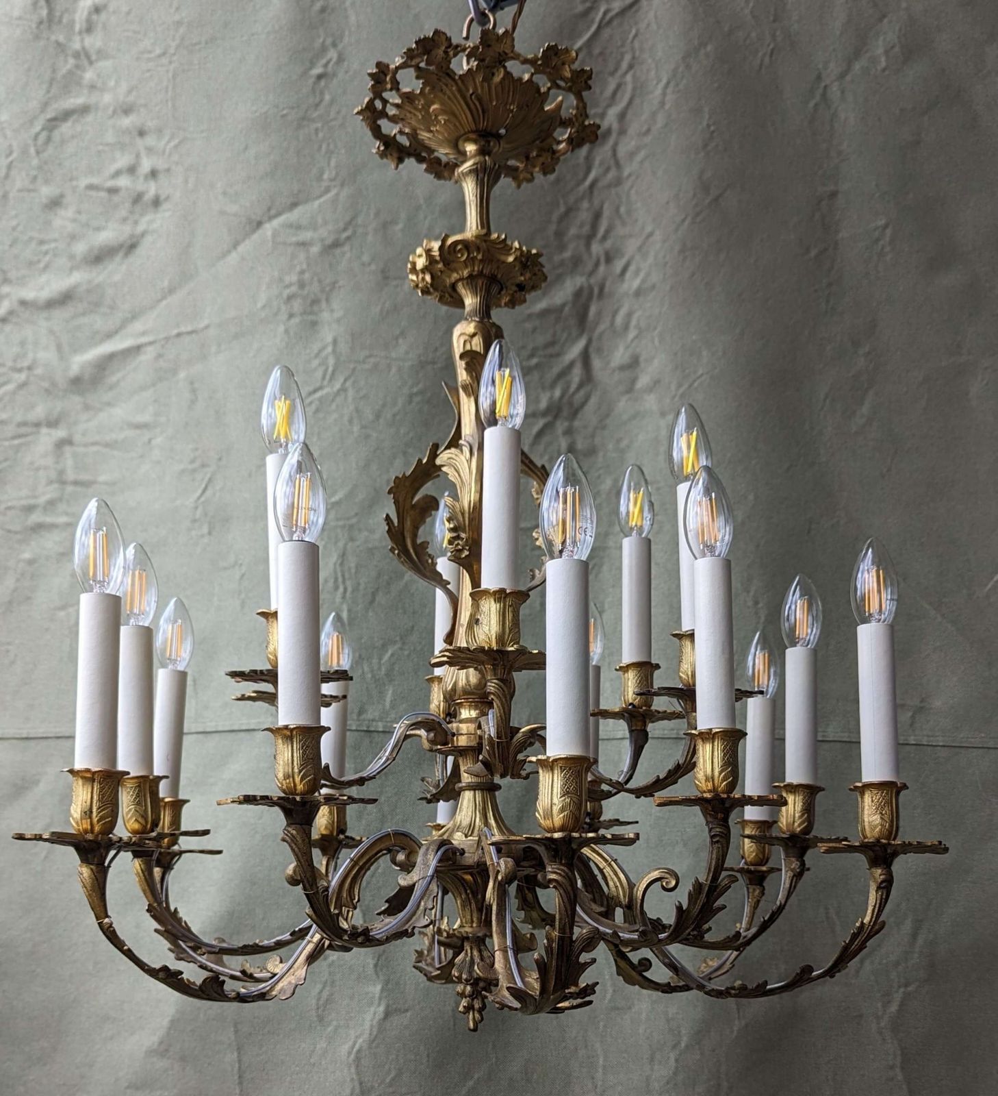 French Gilt Bronze 19th Century 18 Arm Chandelier