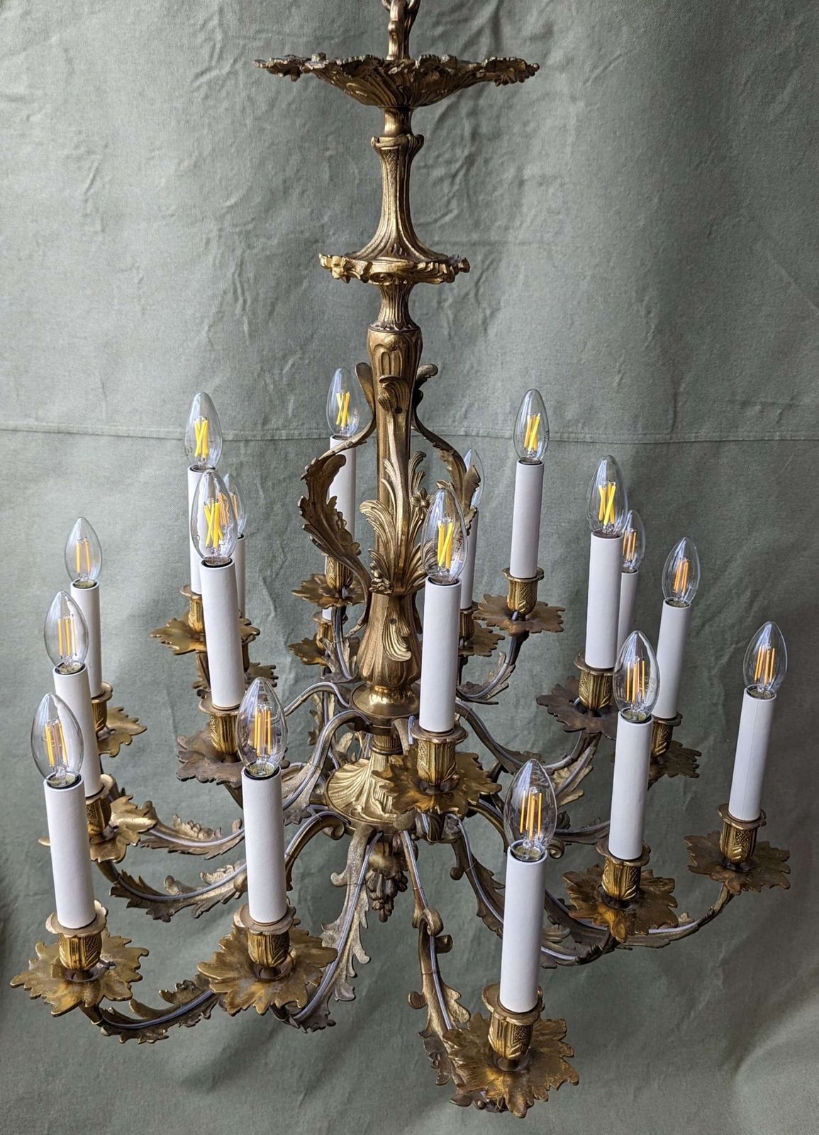 French Gilt Bronze 19th Century 18 Arm Chandelier photo vinterior