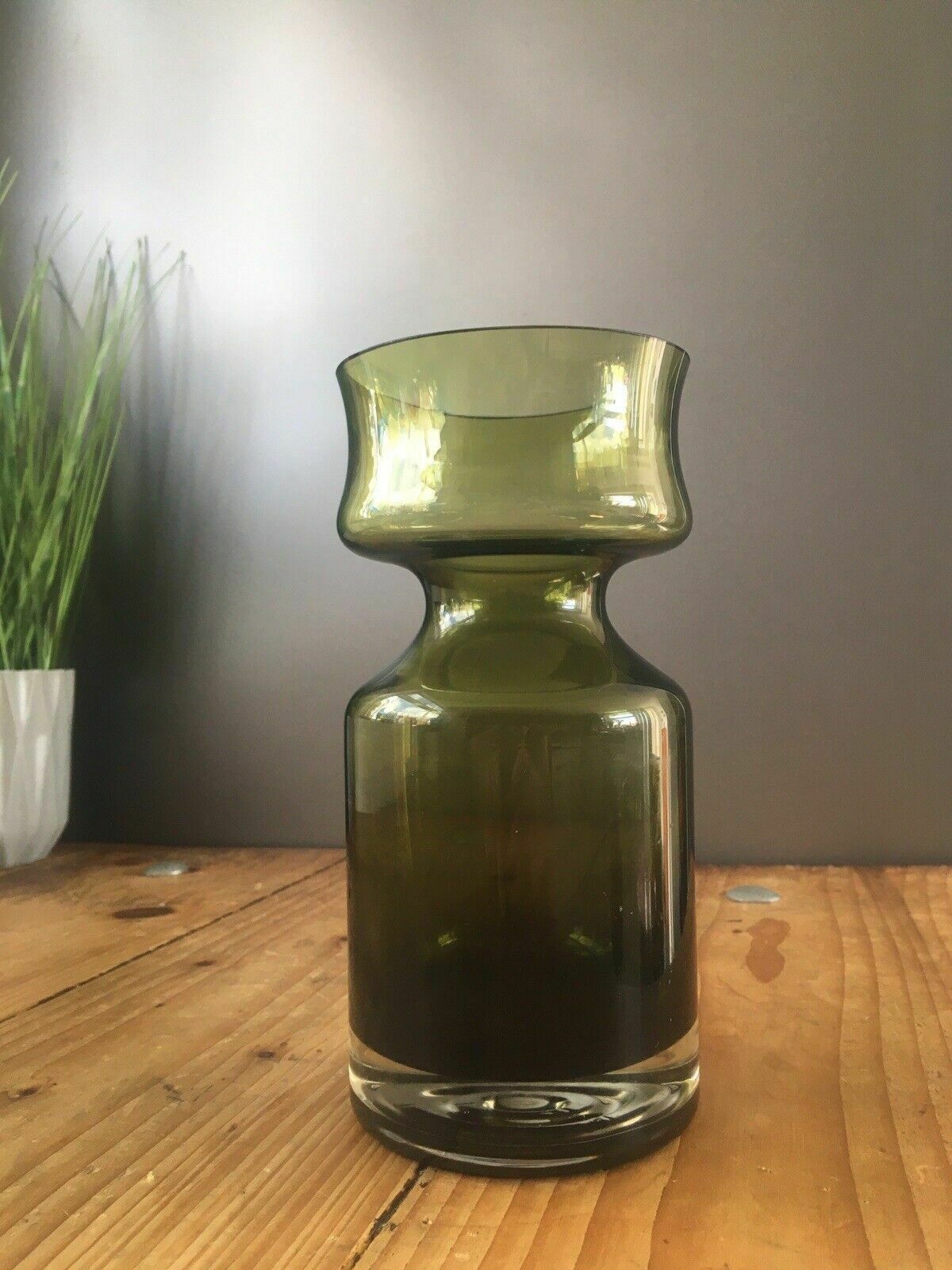 60.0 Retro 60's Rihihimaki Green Art Glass Rose Vase 1477 Tamara Aladin Scandinavian photo
