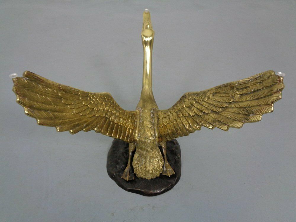 photo vinterior French Swan Coffee Table In Brass And Glass, 1960s