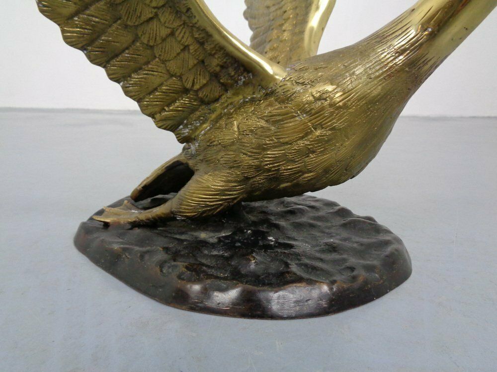 photo vintage French Swan Coffee Table In Brass And Glass, 1960s