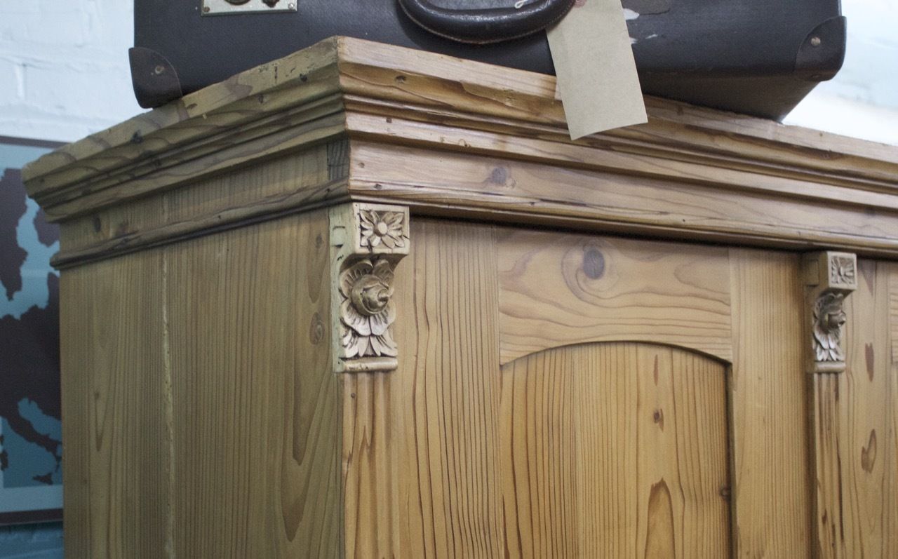 Waxed Cupboard/Children's Wardrobe photo vinterior