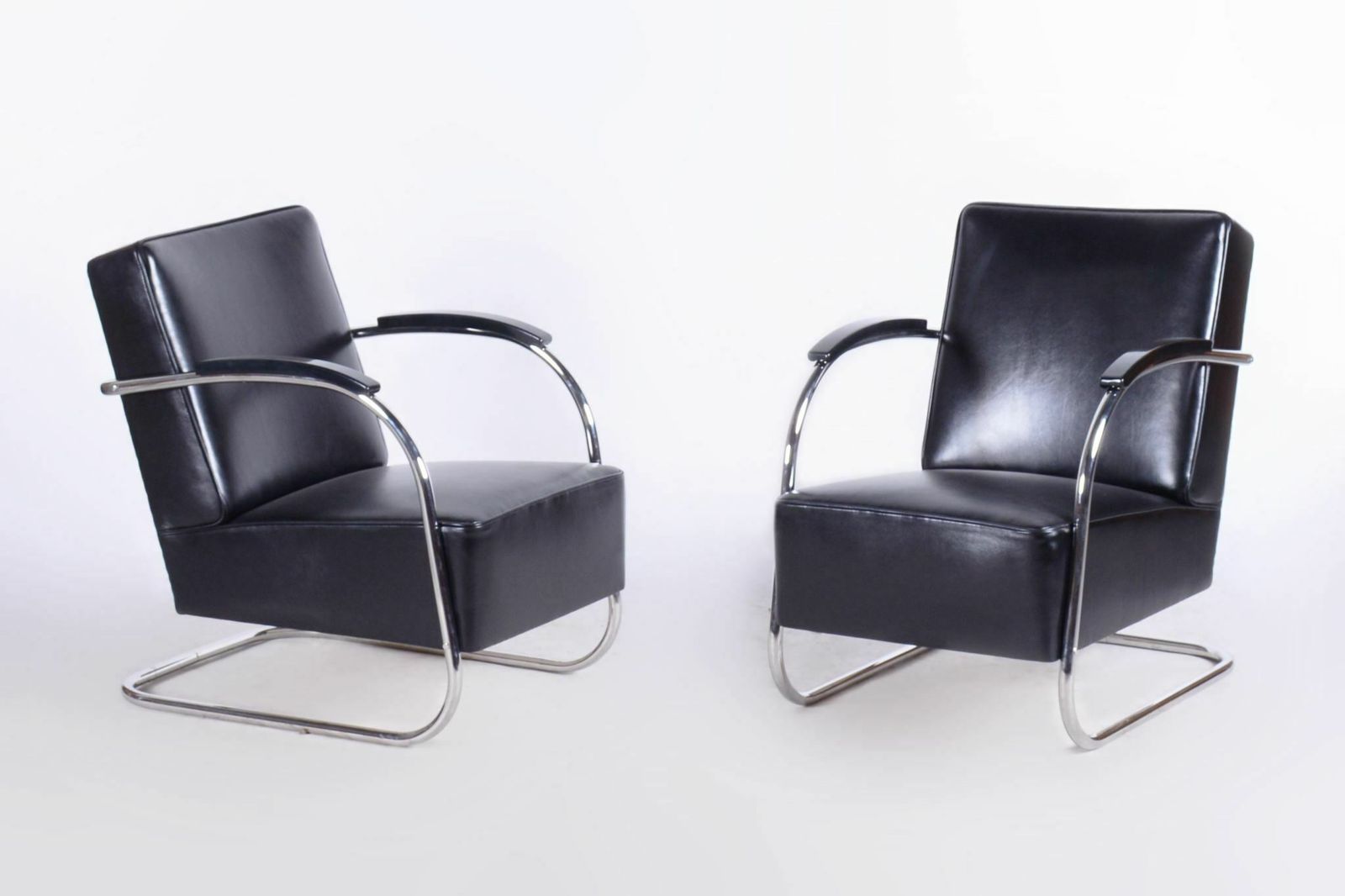 Restored Bauhaus Pair Of Black Armchairs, Mücke   Melder, High Quality Leather, Czechia, 1930s