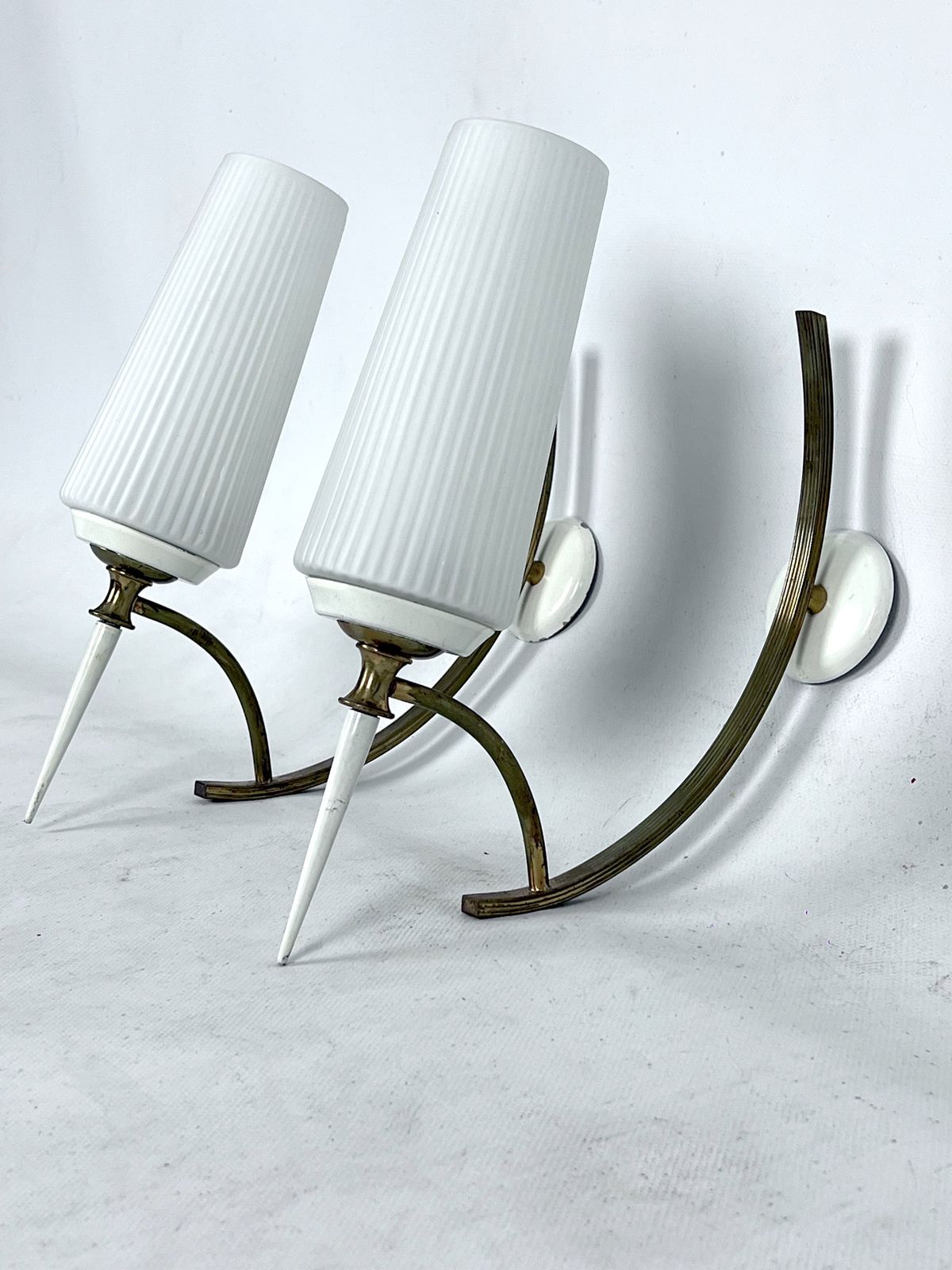 Mid Century Italian Pair Of Sconces In Brass And Opaline Glass photo vinterior