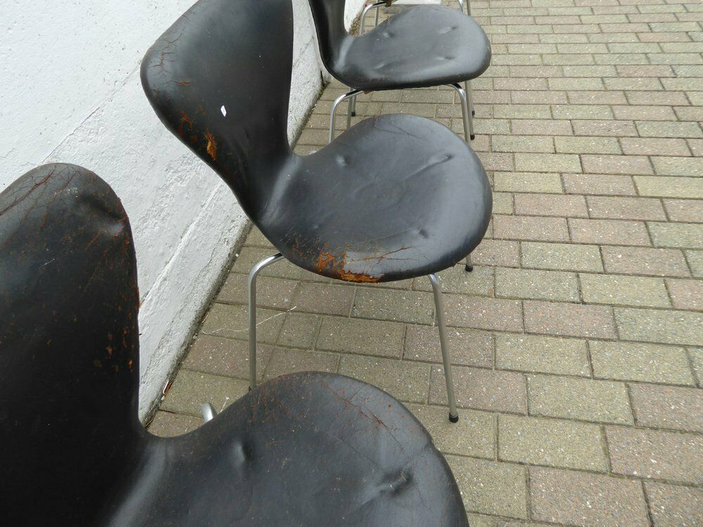 Seven / Sjuan 3107 Chairs In Black Leather By Arne Jacobsen For Fritz Hansen, Denmark, 1967, Set Of 6 photo furniture