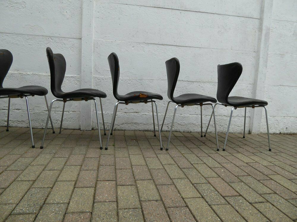 Furniture Seven / Sjuan 3107 Chairs In Black Leather By Arne Jacobsen For Fritz Hansen, Denmark, 1967, Set Of 6 photo