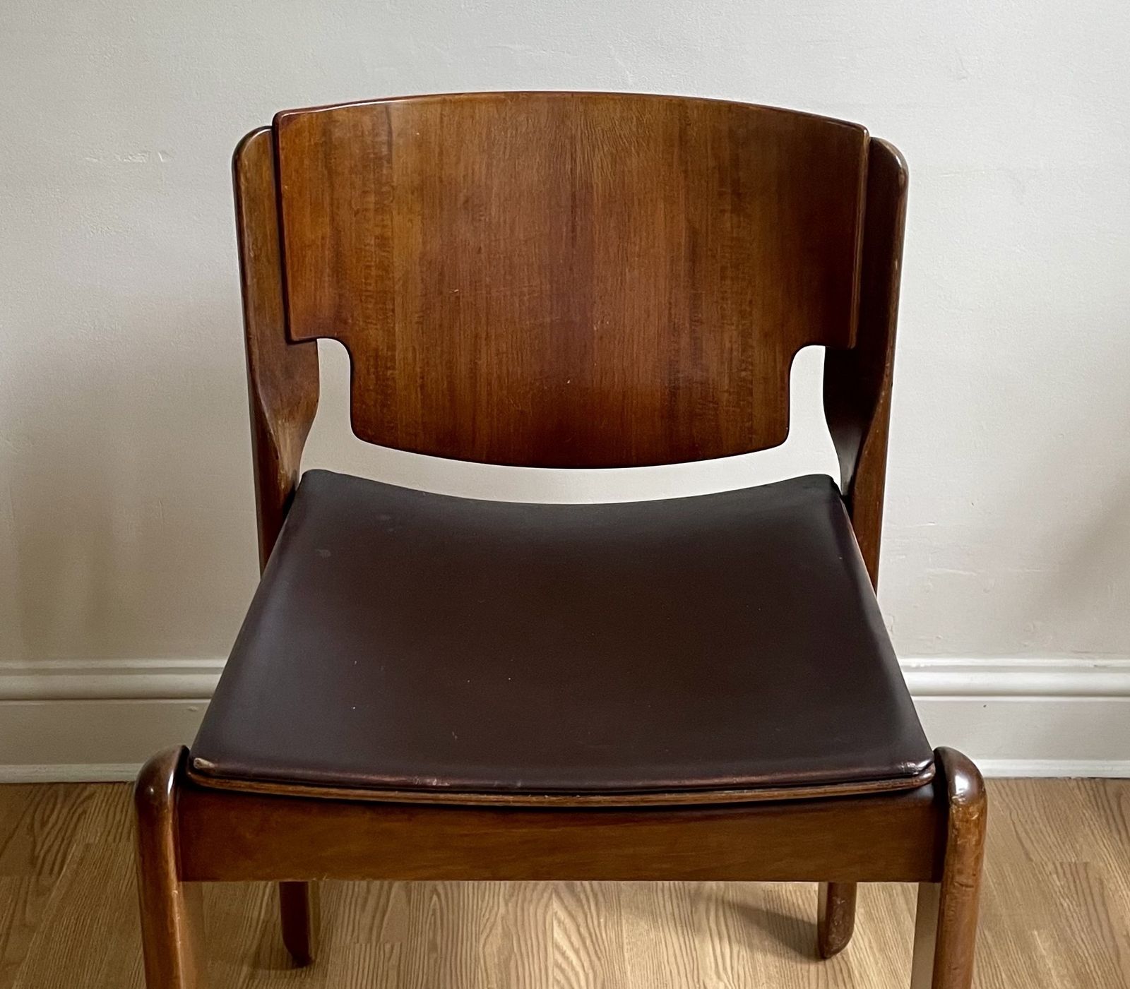 6 Vico Magistretti Chairs, Model 122, Cassina, Italy, 1960s photo for sale
