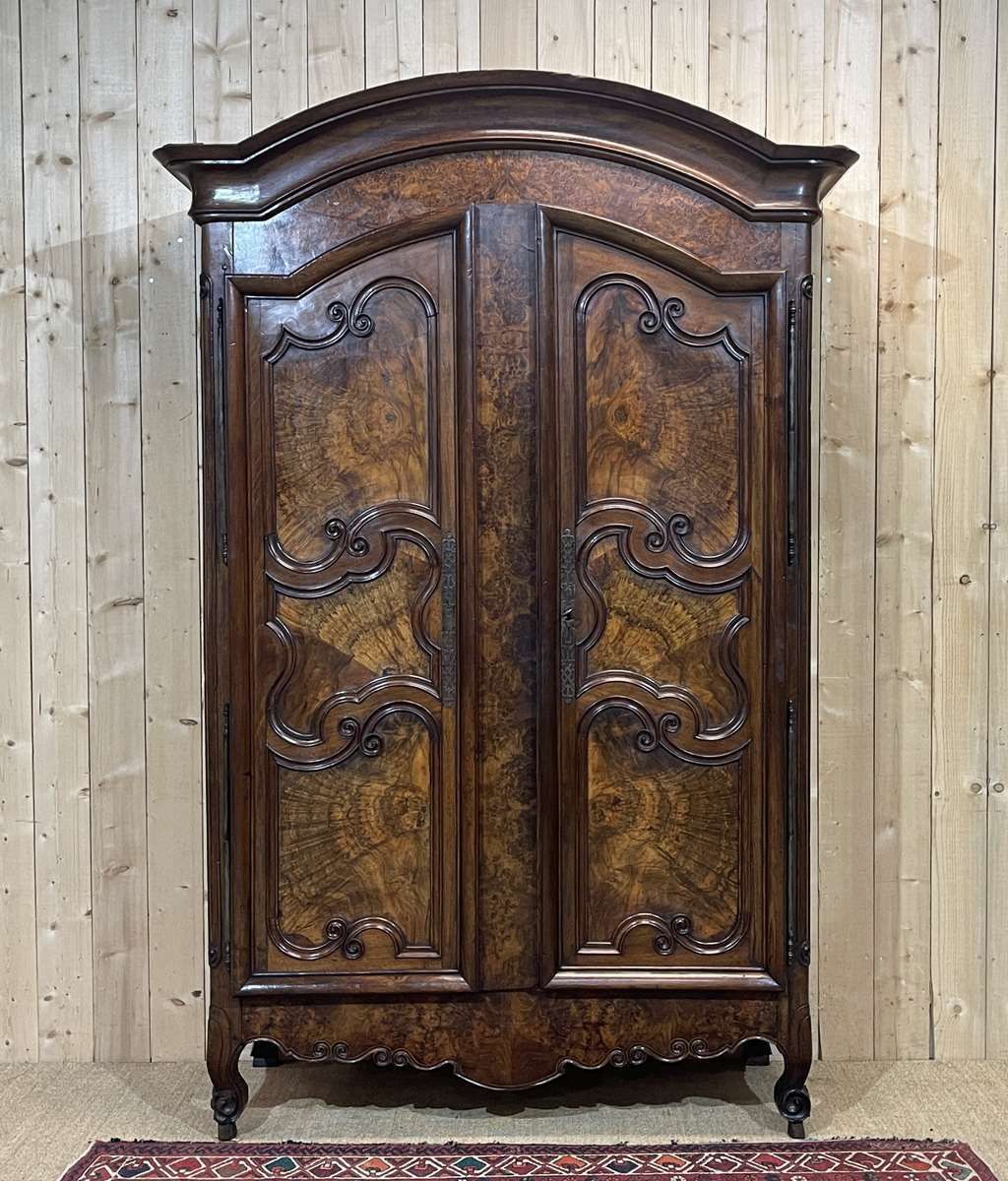 Louis XV Period Bressane Cupboard In Walnut And Burr Walnut (18th Century)