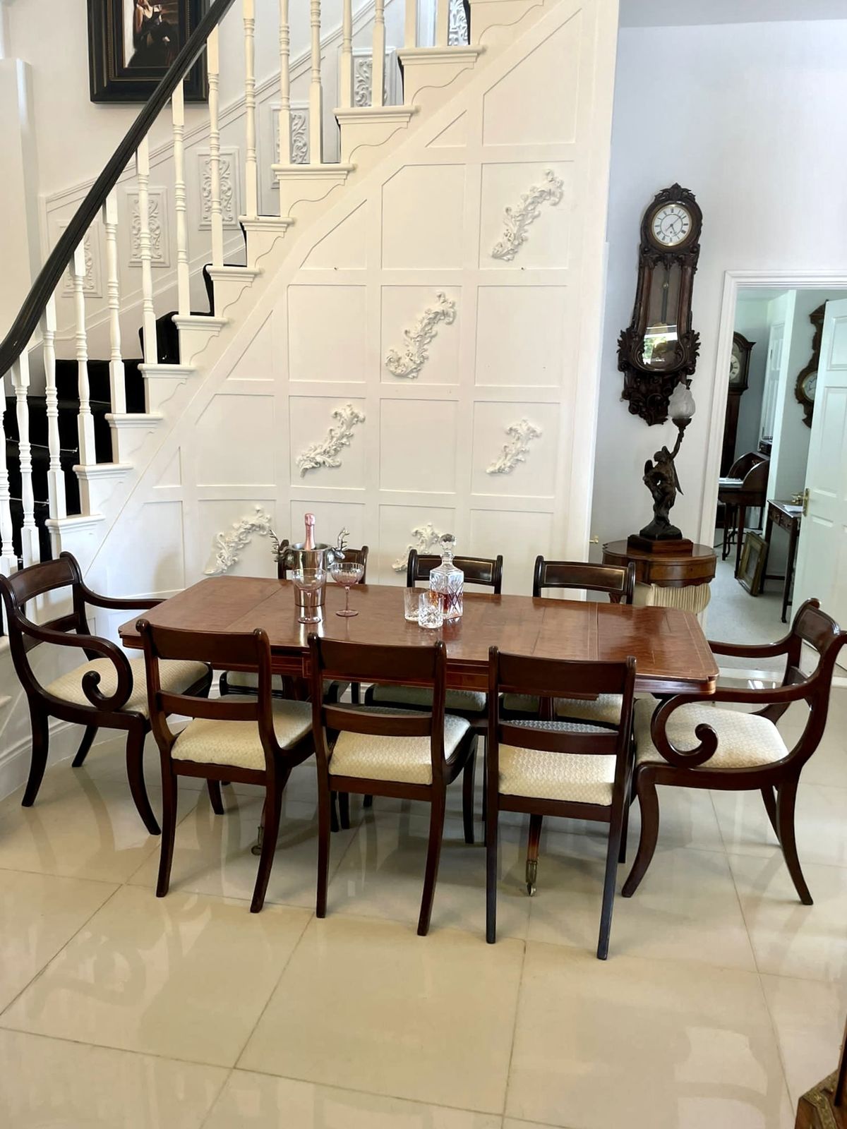 4450.0 Unusual Antique 19th Century Quality Mahogany And Satinwood Inlaid Freestanding Dining Table photo
