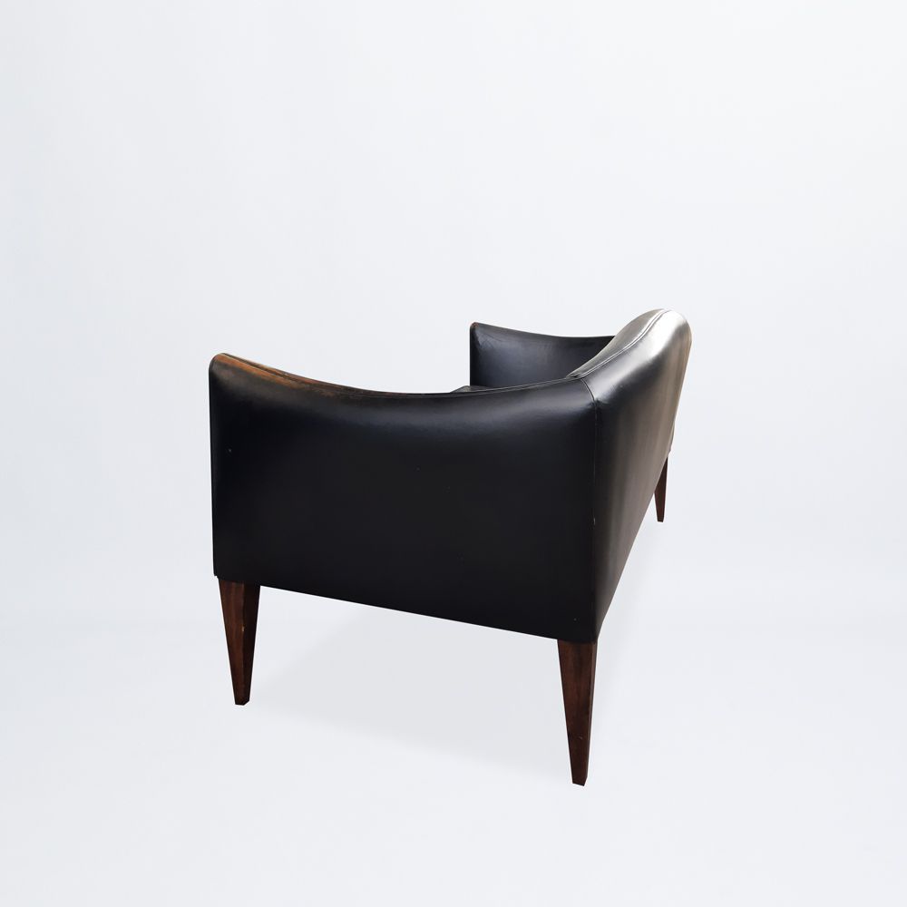 Illum Wikkelsø V12 Sofa photo Furniture