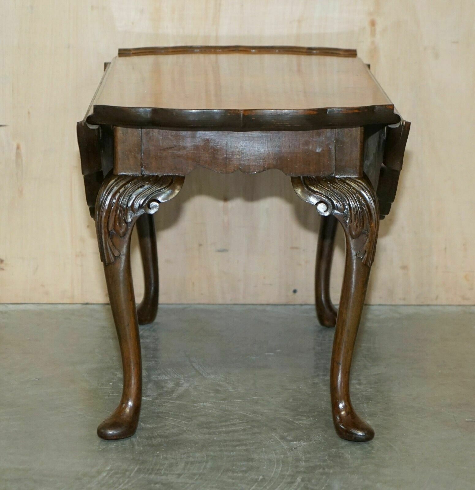 photo furniture Stunning Hand Carved Burr Walnut Extending Coffee Cocktail Table Cabriole Legs