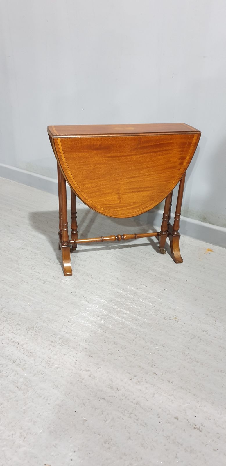Fine Mahogany Inlaid Baby Sutherland Table photo 595.0