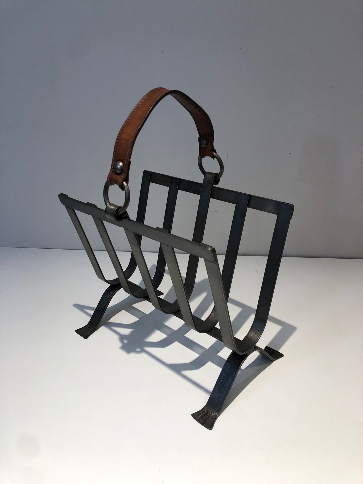950.0 Steel And Leather Magazine Rack photo
