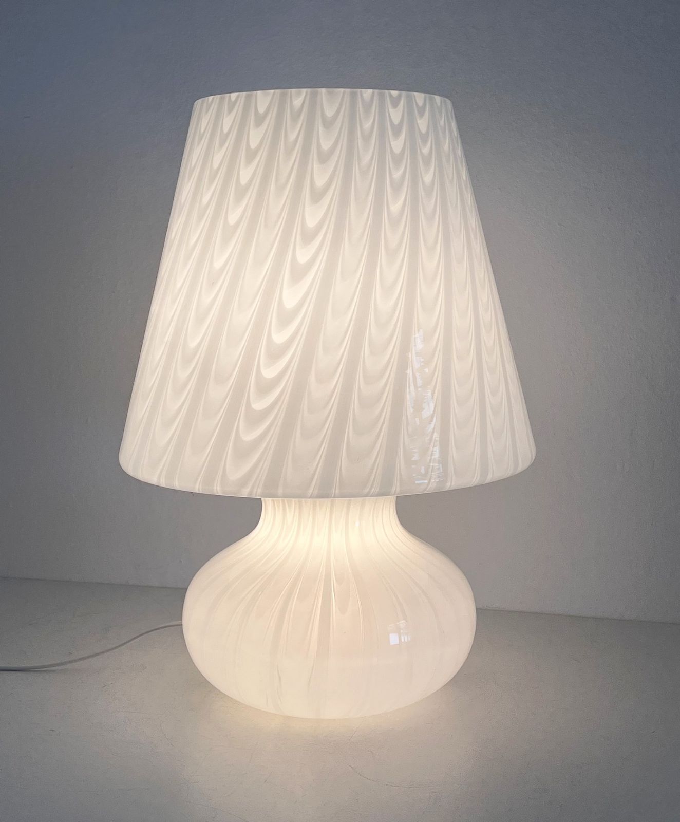 photo vinterior Italian Large Murano Glass Mushroom Table Lamp With Swirl Glass, 1970s