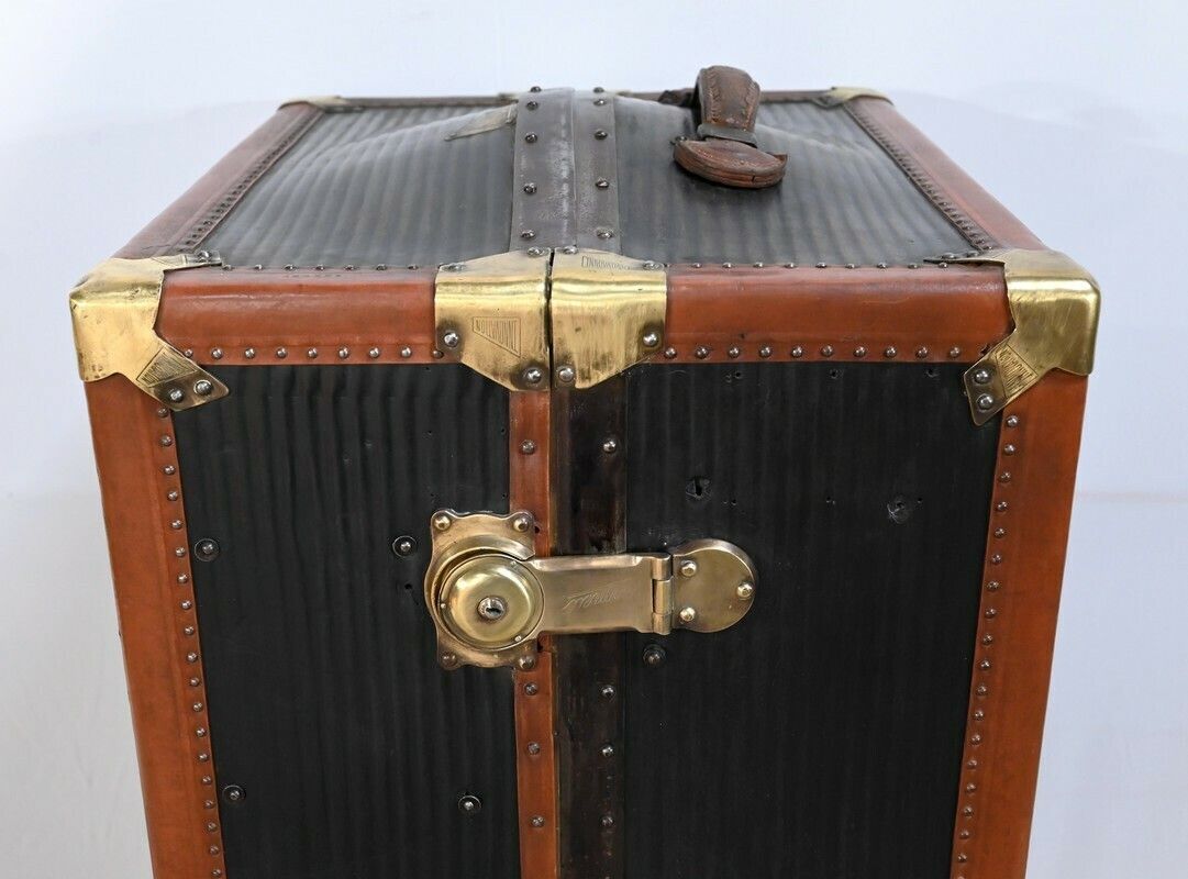 Secretaire Trunk, Mahogany Interior, Stamped Innovation – 1900 photo Furniture