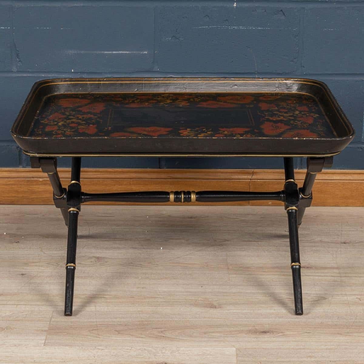 A Foldable Occasional Table, Made In England photo 695.0