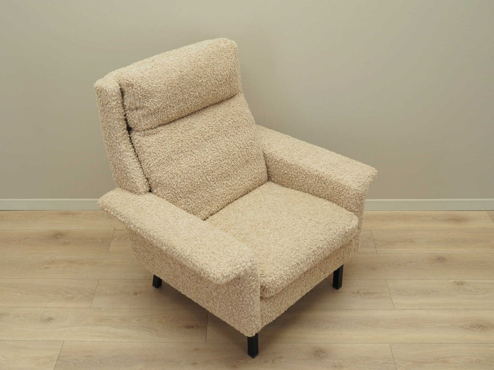 photo furniture Beige Armchair, Danish Design, 1960s, Designer: Arne Vodder, Manufacturer: Fritz Hansen