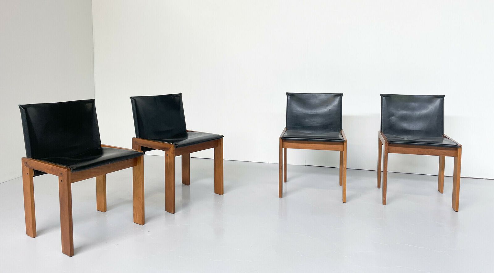 Set Of 4 Mid Century Modern Dining Chairs By Afra & Tobia Scarpa photo Furniture
