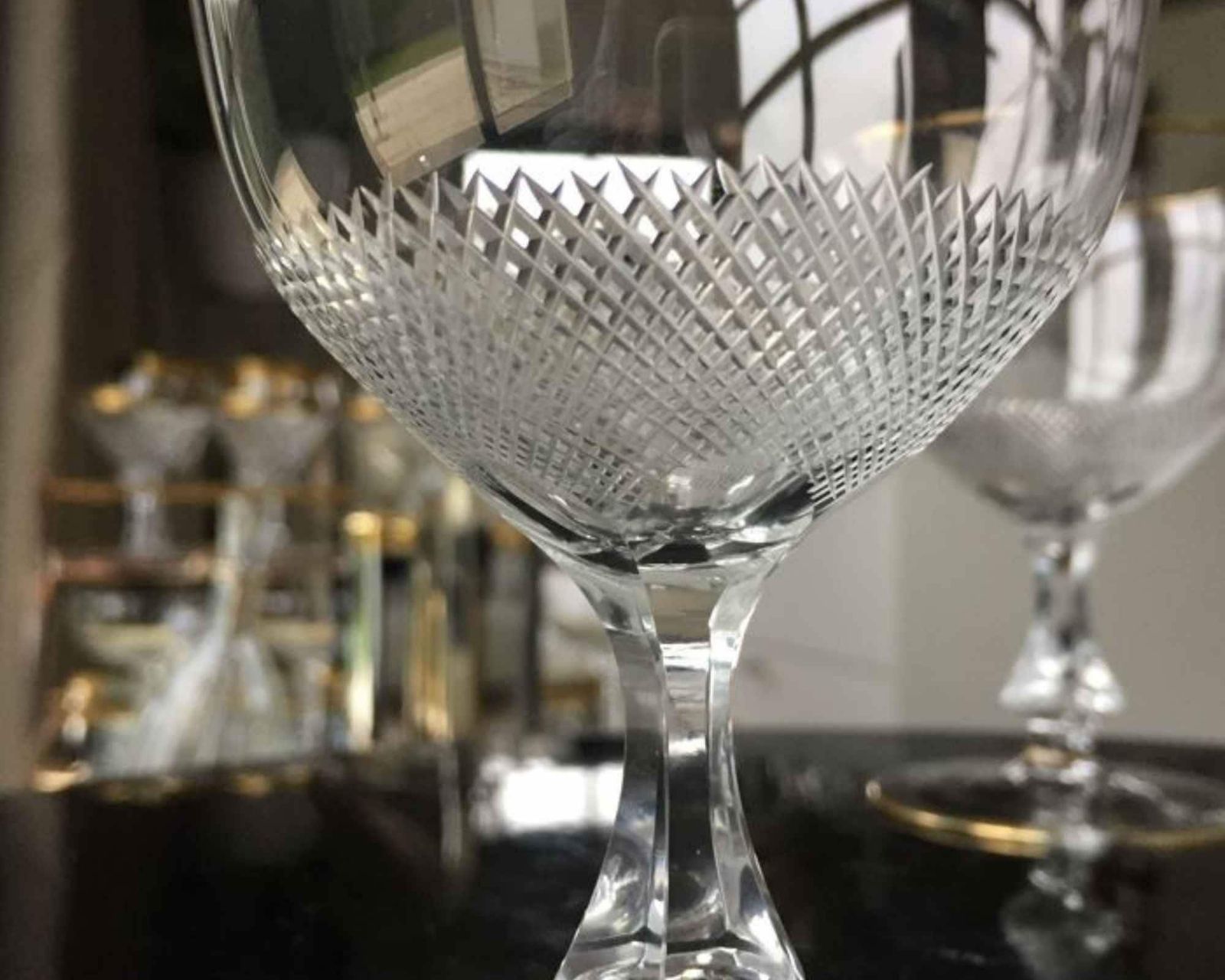 Moser Lloyd Wijnglazen | Crystalcut | Wijngoblets | 6 Stuks | 24 Karaats Gouden Rand photo Woonaccessoires