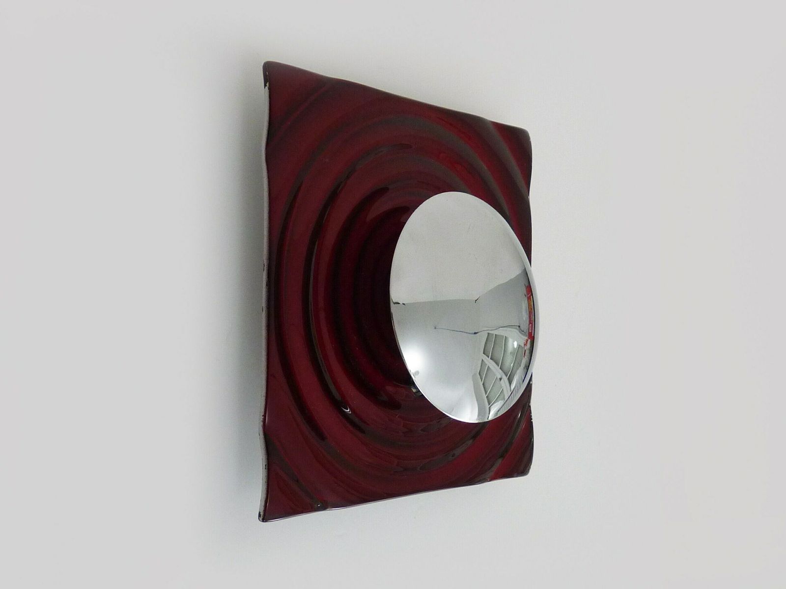 Applique murale Paul Neuhaus en verre rouge et réflecteur chromé photo for sale