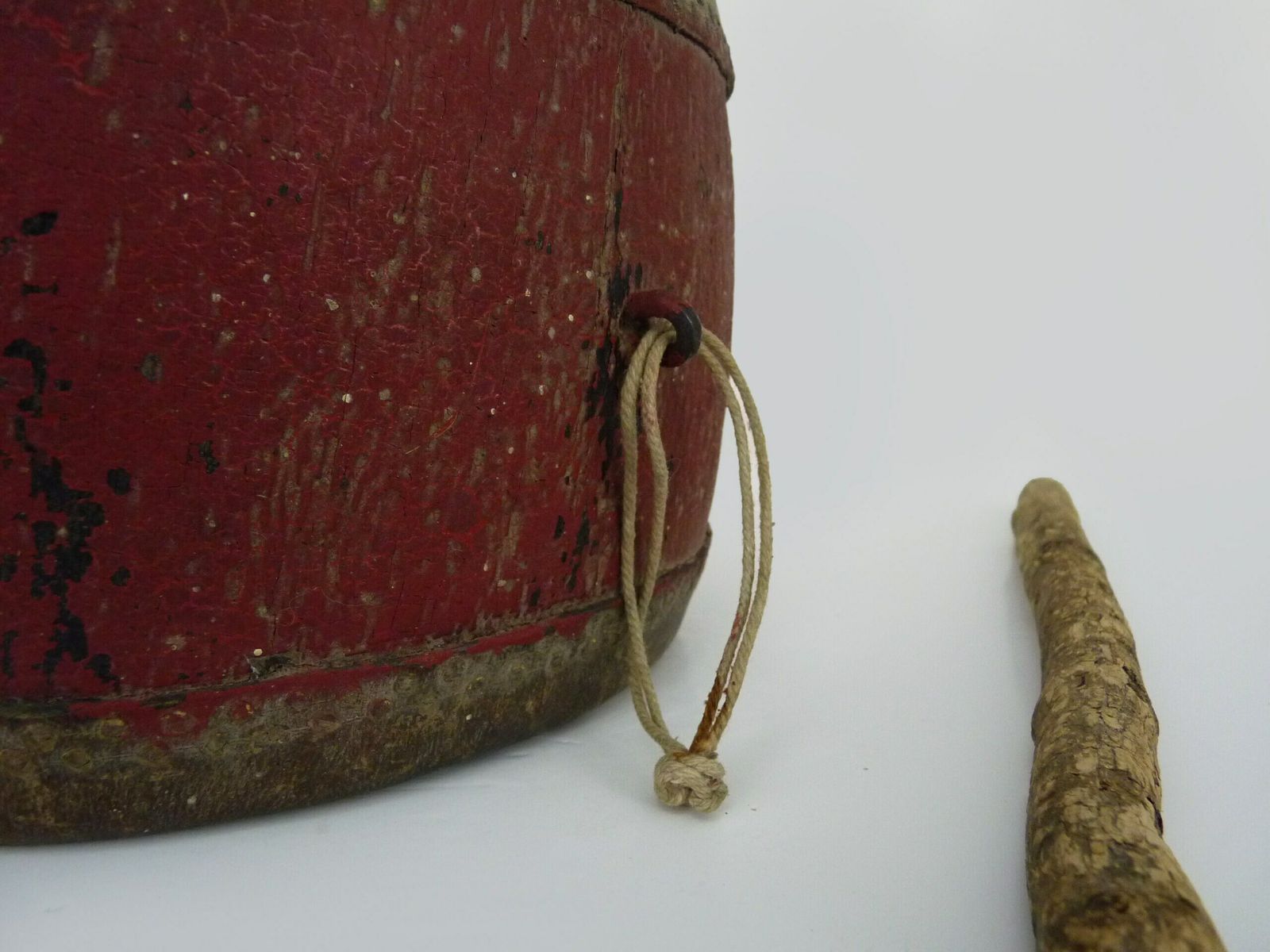 Tambour chinois traditionnel rouge à deux peaux, dit tambour céleste, XIXe siècle photo buy