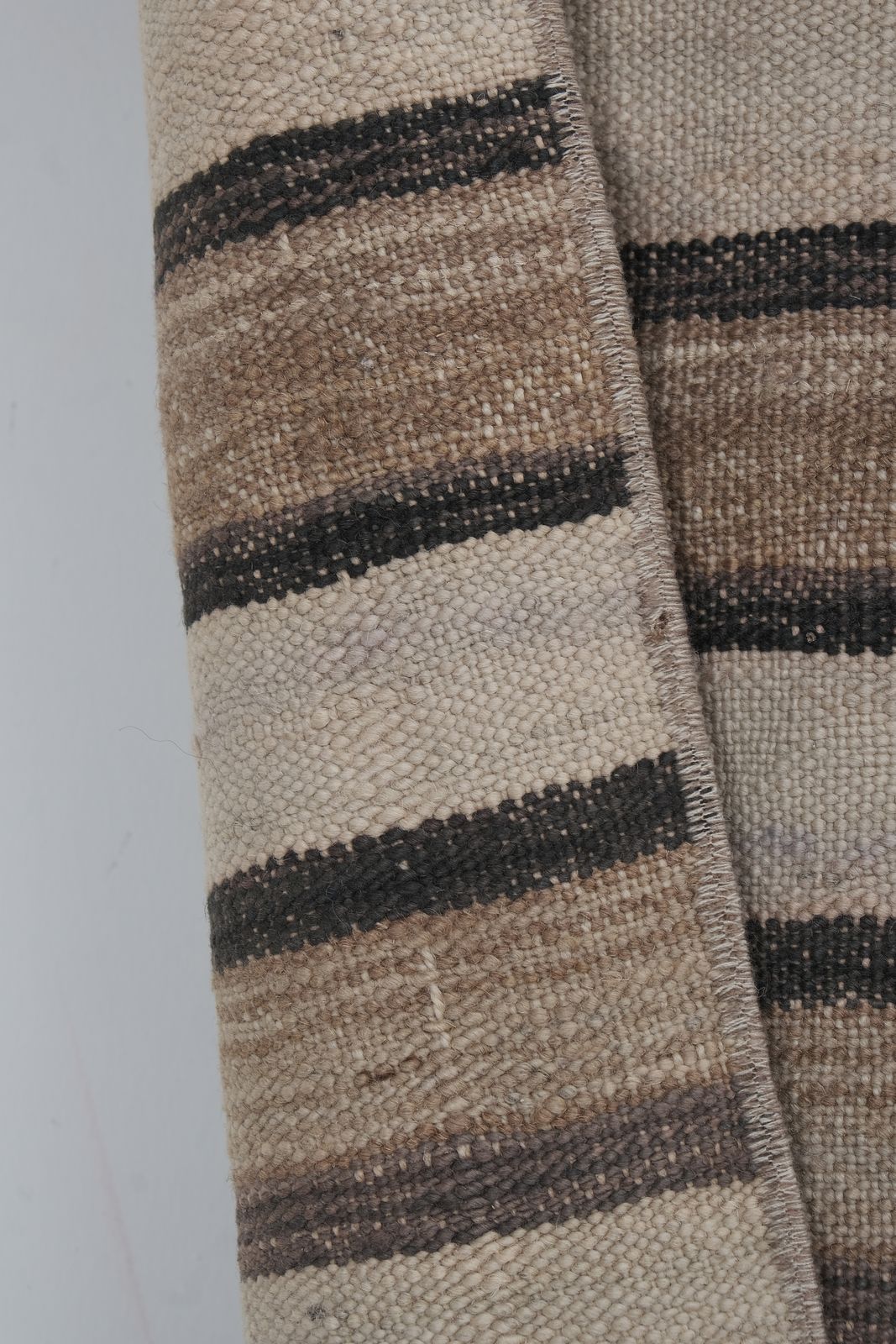 photo furniture Soft Natural Color Hallway Kilim Runner Rug 3'7'' X 9'3''