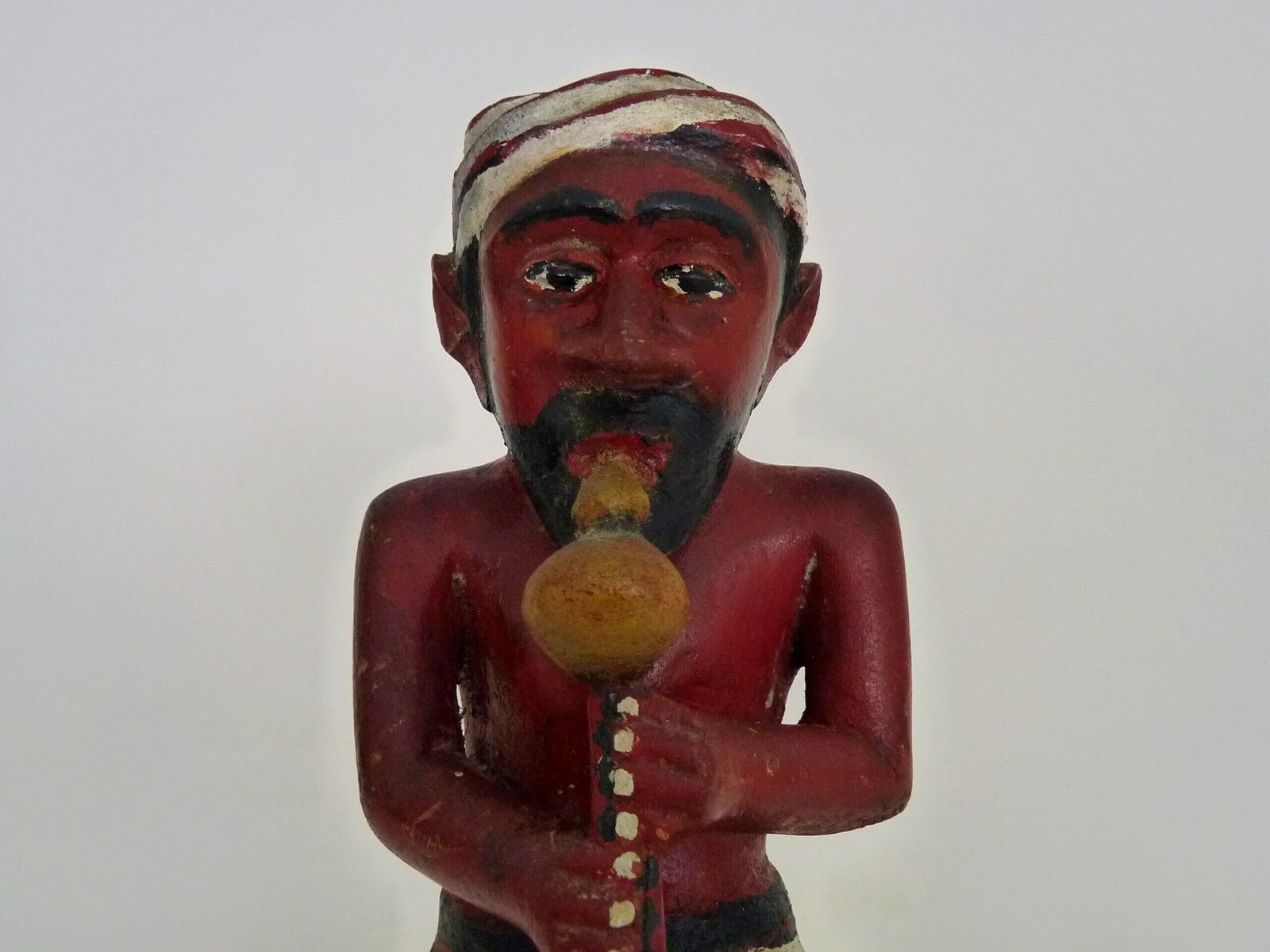 Statuette en bois polychrome « The Snake Driver », Inde photo furniture